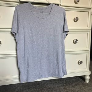light grey old navy boyfriend tee w/ patch